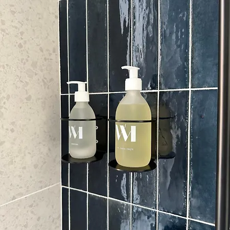 La Place D'henri, Centre