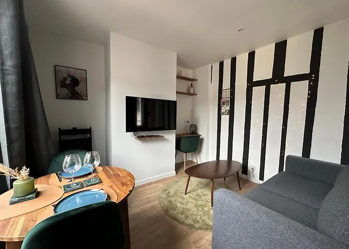 La Place D'henri, Centre